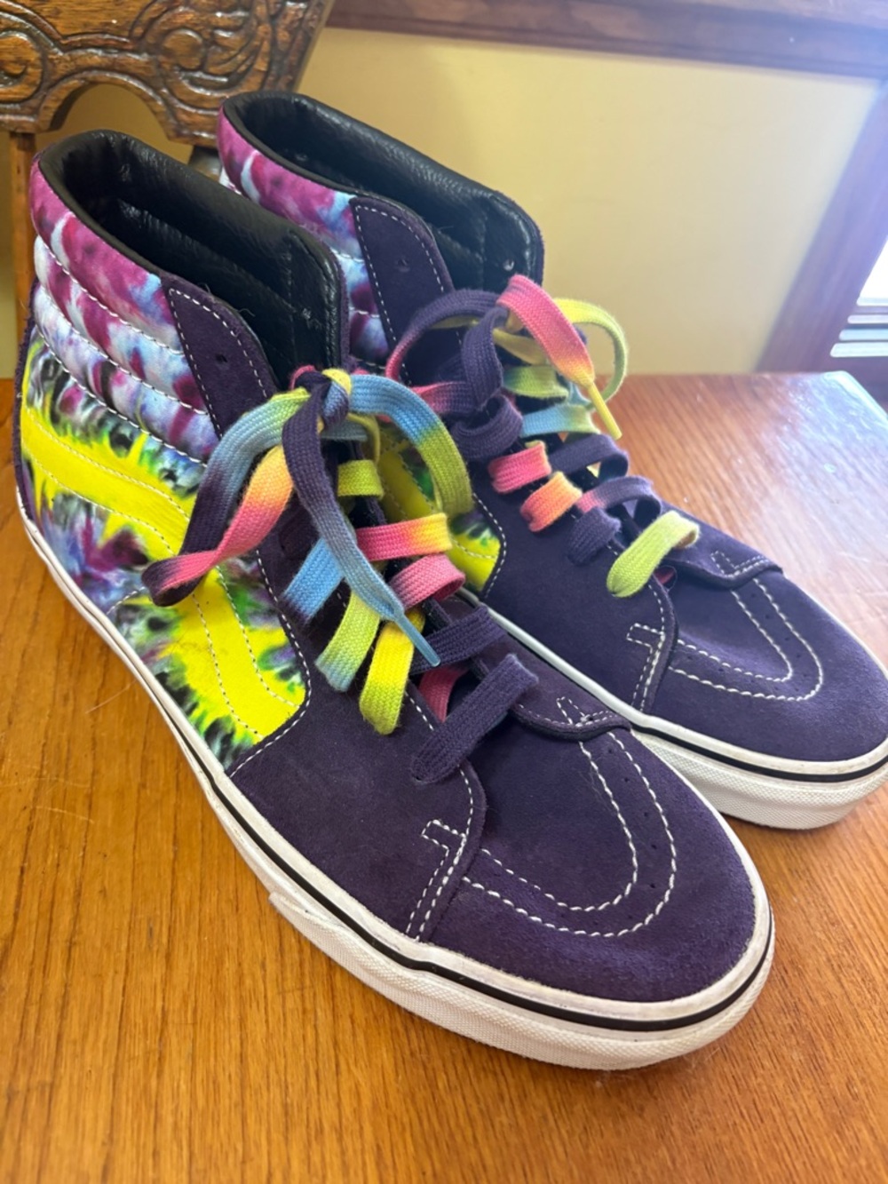 Excellent Men's sz 9.5 Vans in multi coloured